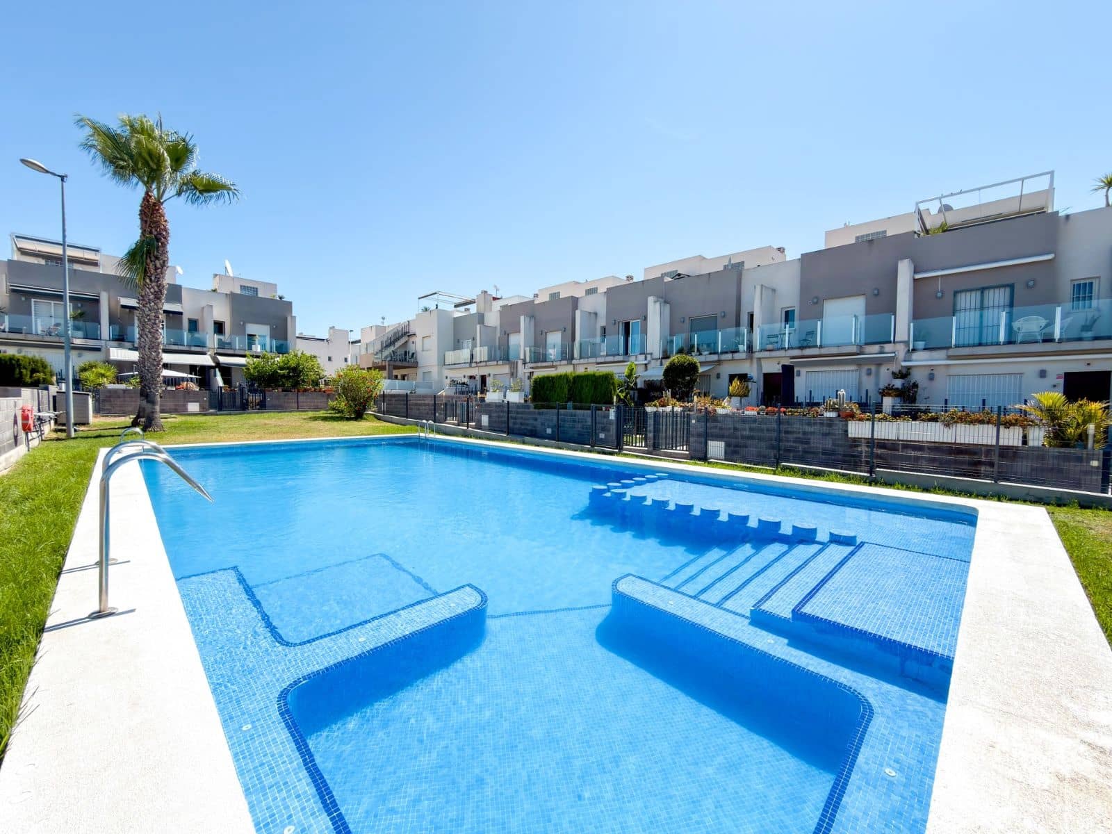 2 soveværelse Byhus til salg i Aguas Nuevas med swimmingpool - € 249.000 (Ref: 9954420)