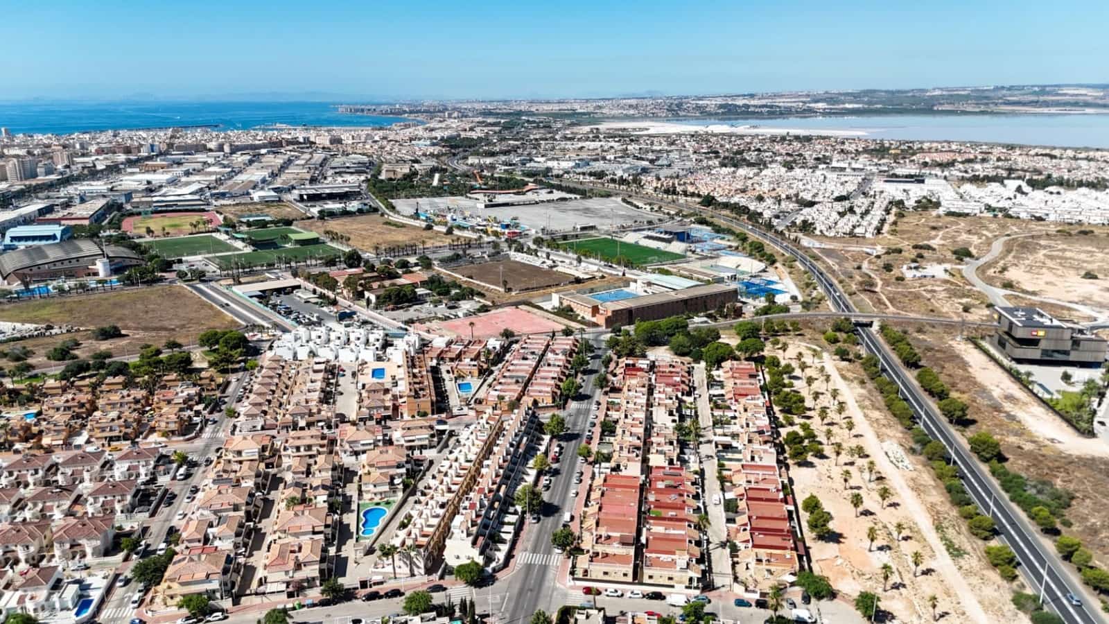 2 soveværelse Byhus til salg i Aguas Nuevas med swimmingpool - € 249.000 (Ref: 9954420)