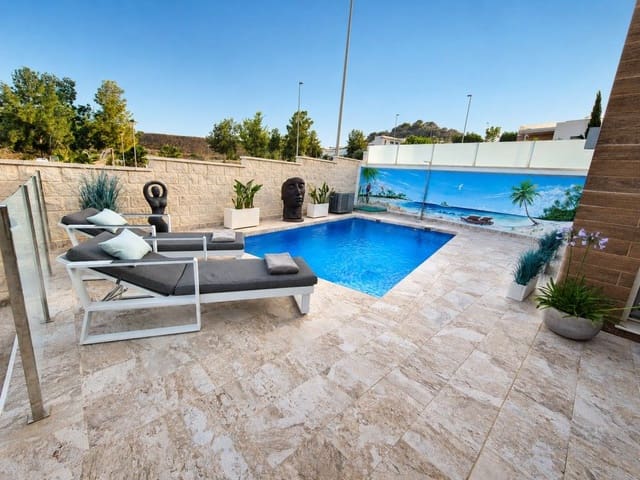 3 soverom Villa til salgs i San Miguel de Salinas med garasje - € 795 000 (Ref: 9955494)