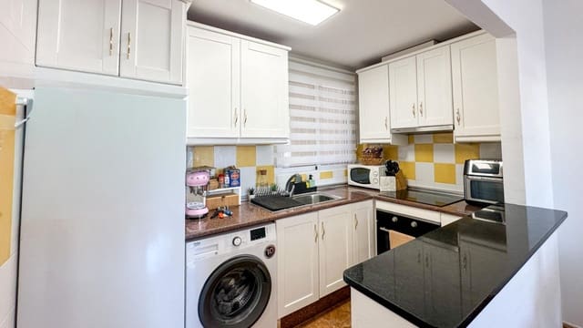 2 soveværelse Lejlighed til salg i Guardamar del Segura med garage - € 215.000 (Ref: 9955495)