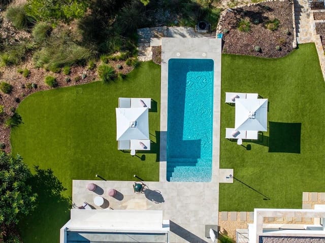 3 slaapkamer Villa te koop in Las Colinas Golf, Orihuela met zwembad - € 1.790.000 (Ref: 9958137)