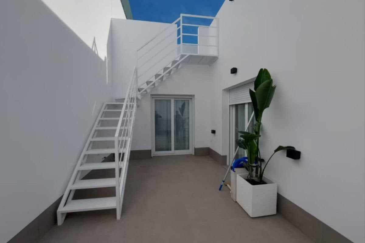 2 sovrum Villa till salu i Roldan med pool - 242 500 € (Ref: 9958147)