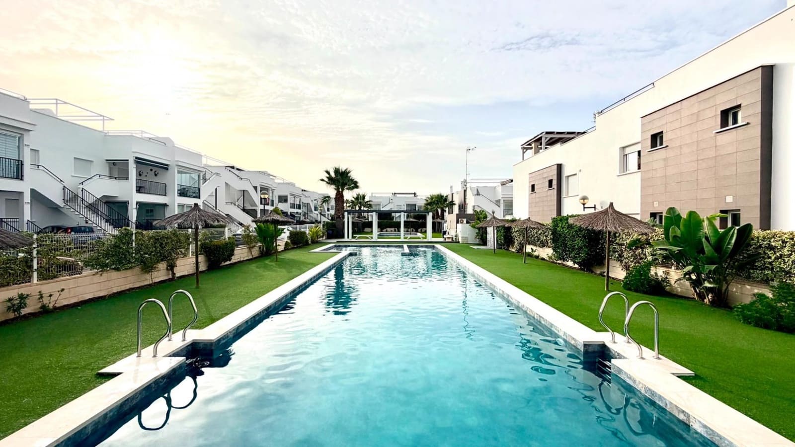 2 slaapkamer Appartement te koop in Torrevieja - € 235.000 (Ref: 9967857)