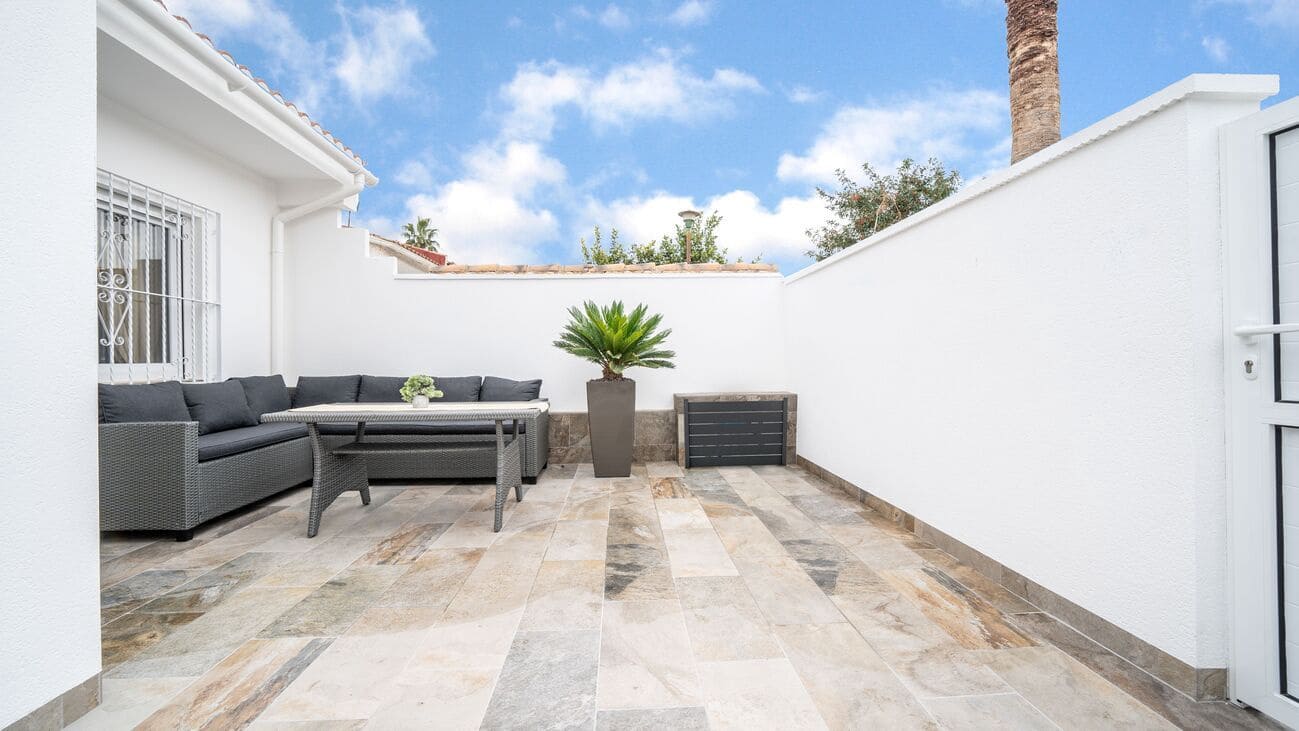 3 bedroom Bungalow for sale in Torrevieja - € 178,000 (Ref: 9973534)