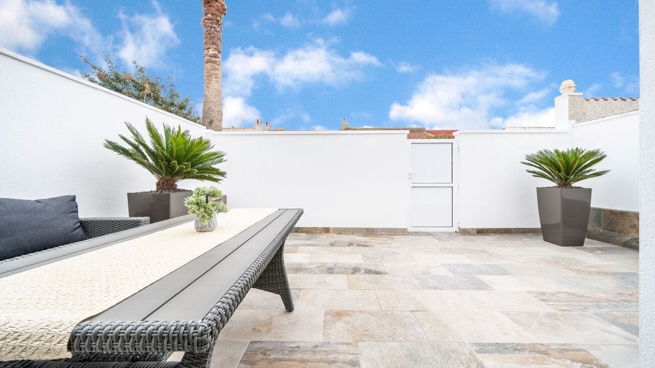 3 bedroom Bungalow for sale in Torrevieja - € 178,000 (Ref: 9973534)