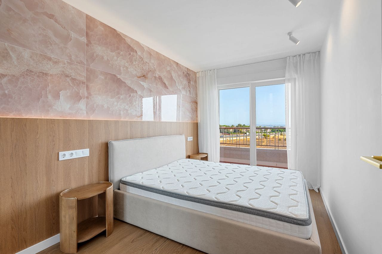 2 soverom Penthouse til salgs i Orihuela Costa med garasje - € 225 000 (Ref: 9973535)