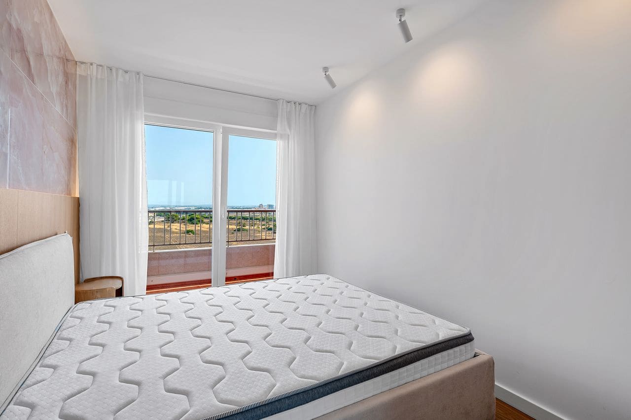 2 soverom Penthouse til salgs i Orihuela Costa med garasje - € 225 000 (Ref: 9973535)