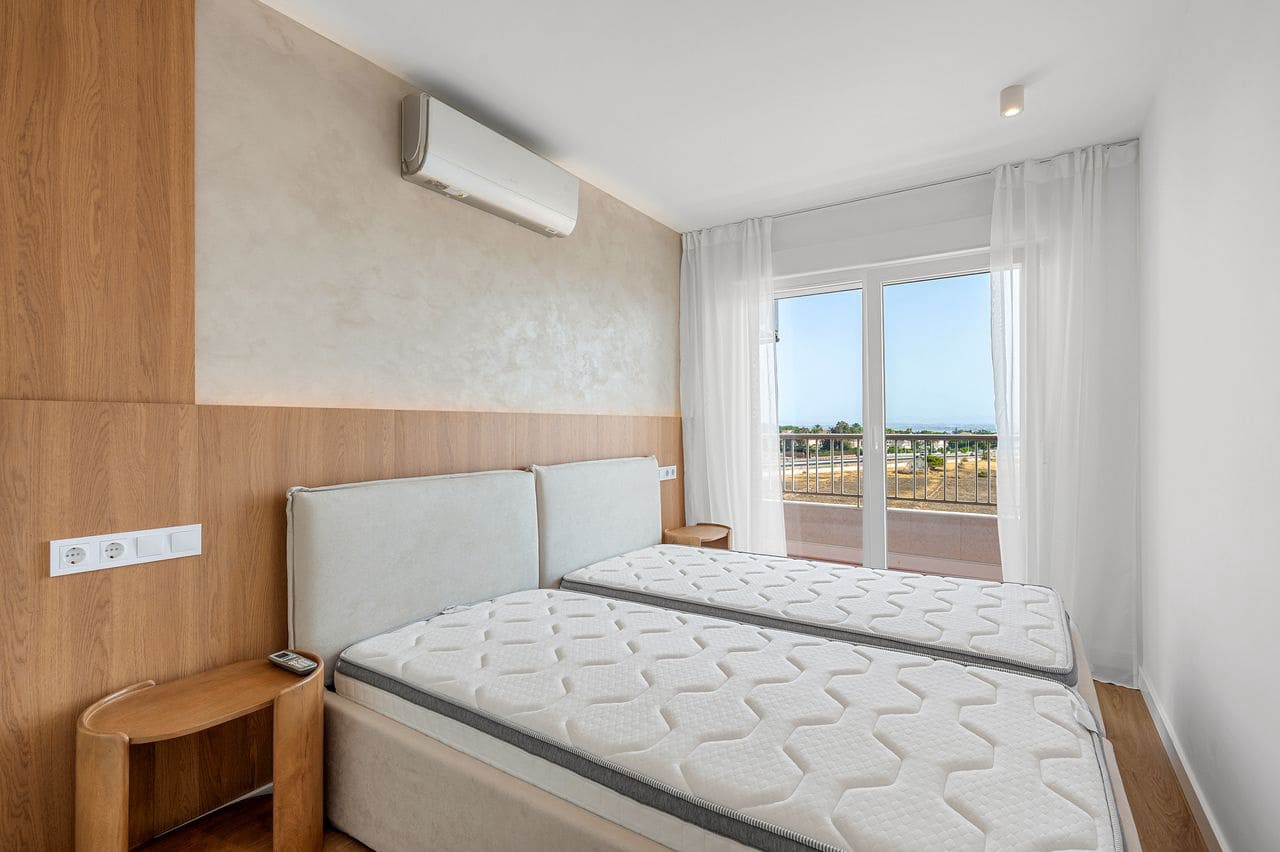 2 soverom Penthouse til salgs i Orihuela Costa med garasje - € 225 000 (Ref: 9973535)
