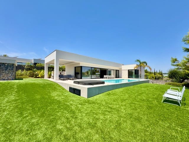 Chalet de 4 habitaciones en Las Colinas Golf, Orihuela en venta con piscina garaje - 1.950.000 € (Ref: 9975613)