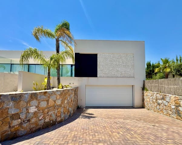 Chalet de 4 habitaciones en Las Colinas Golf, Orihuela en venta con piscina garaje - 1.950.000 € (Ref: 9975613)