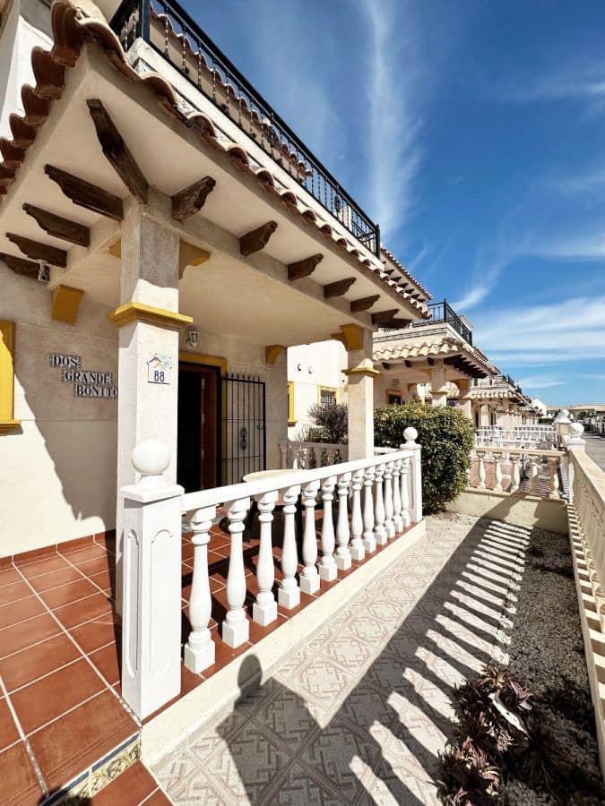 2 soverom Rekkehus til salgs i Orihuela Costa med svømmebasseng - € 239 000 (Ref: 9977504)