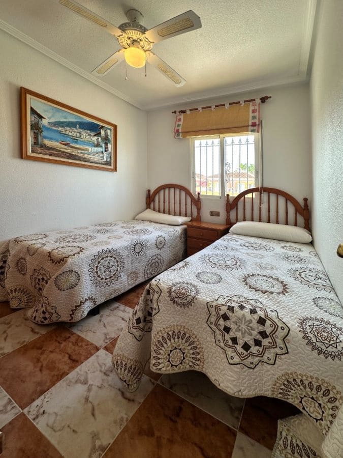 2 soverom Rekkehus til salgs i Orihuela Costa med svømmebasseng - € 239 000 (Ref: 9977504)