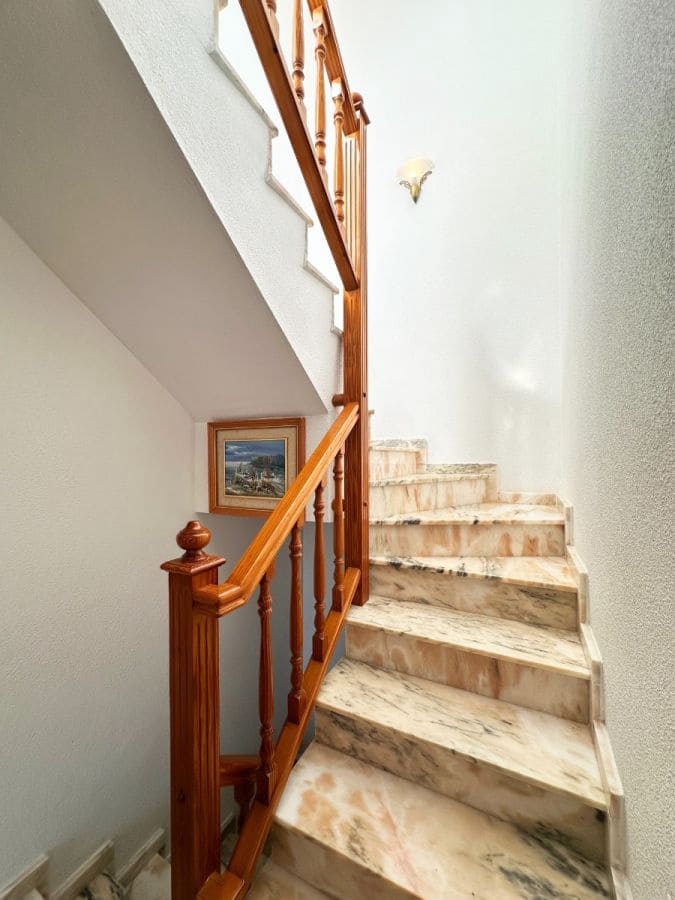 2 soverom Rekkehus til salgs i Orihuela Costa med svømmebasseng - € 239 000 (Ref: 9977504)