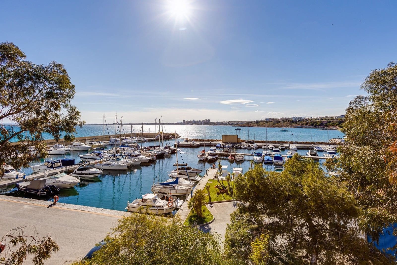 2 soverom Rekkehus til salgs i Orihuela Costa med svømmebasseng - € 239 000 (Ref: 9977504)