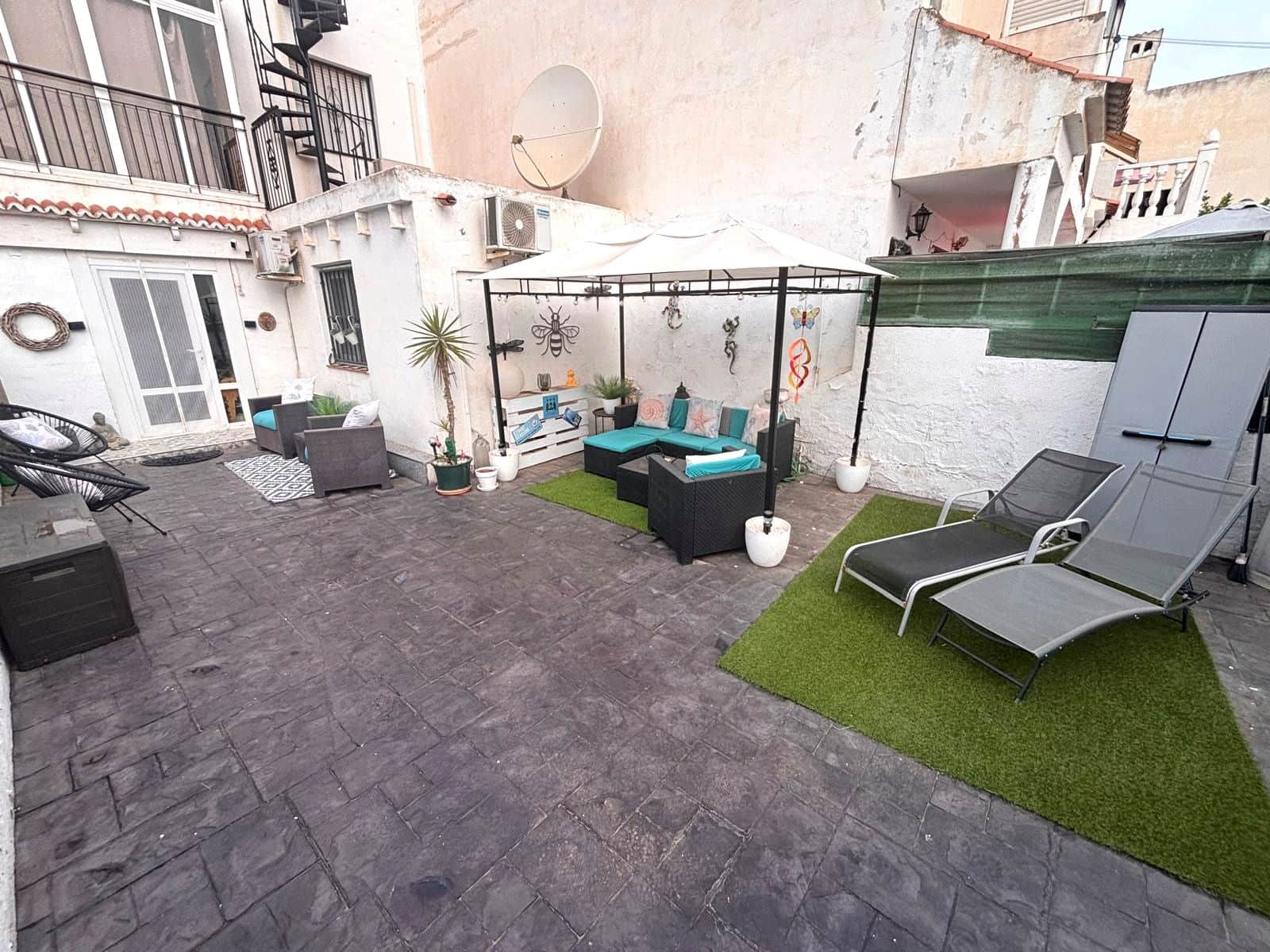 2 Zimmer Apartment zu verkaufen in Torrevieja mit Pool - 139.995 € (Ref: 9977513)