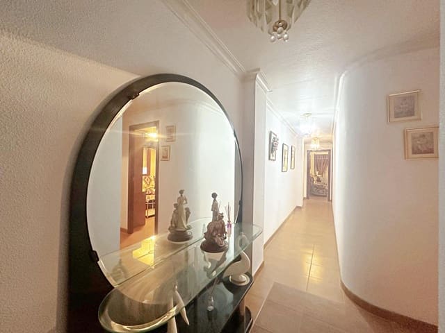 4 slaapkamer Appartement te koop in Centro, Torrevieja - € 255.000 (Ref: 9979063)