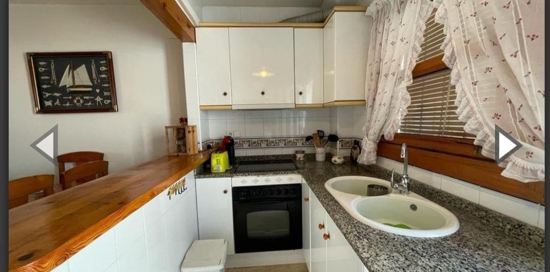 Adosado de 4 habitaciones en Torre de la Horadada en venta - 249.000 € (Ref: 9979091)