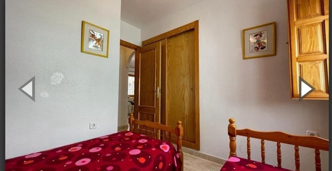 Adosado de 4 habitaciones en Torre de la Horadada en venta - 249.000 € (Ref: 9979091)