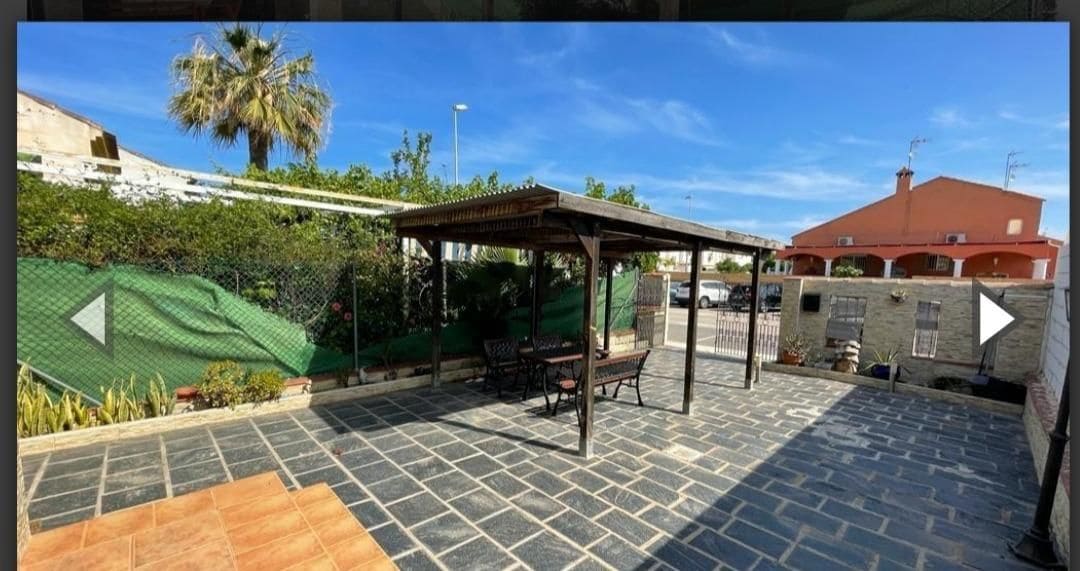 Adosado de 4 habitaciones en Torre de la Horadada en venta - 249.000 € (Ref: 9979091)