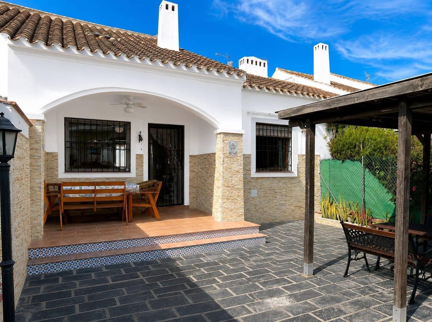 Adosado de 4 habitaciones en Torre de la Horadada en venta - 249.000 € (Ref: 9979091)