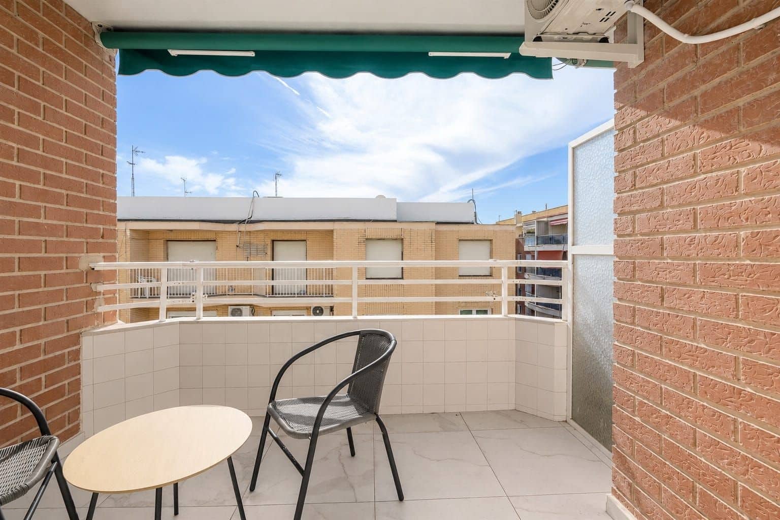 3 makuuhuone Huoneisto myytävänä paikassa Torrevieja - 250 000 € (Ref: 9979855)