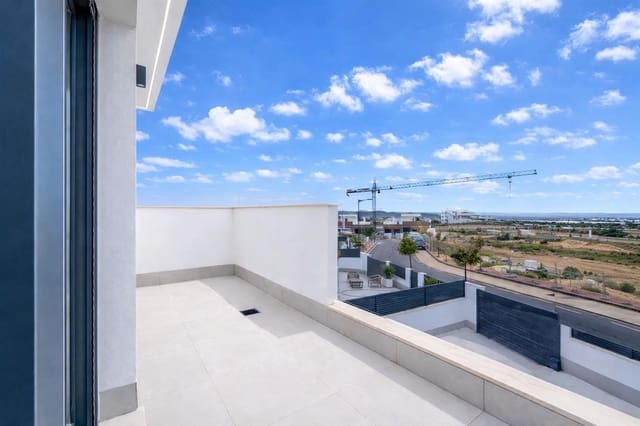Chalet de 5 habitaciones en Dolores De Pacheco, Torre-Pacheco en venta - 675.000 € (Ref: 9979858)