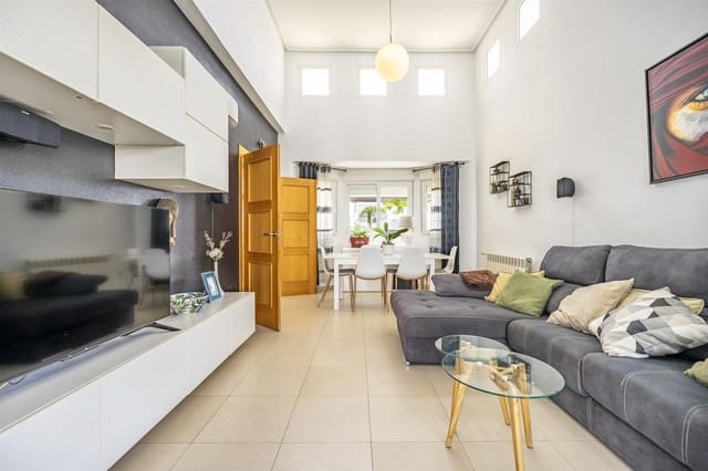 2 slaapkamer Villa te koop in La Torre Golf Resort, Torre-Pacheco - € 250.000 (Ref: 9979864)