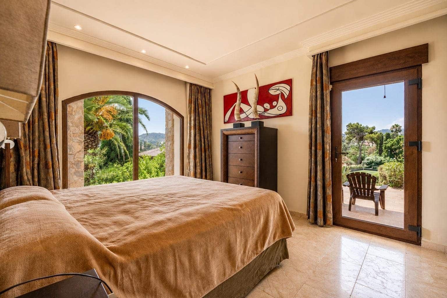 4 bedroom Villa for sale in Atamaria with pool - € 3,219,748 (Ref: 9979868)