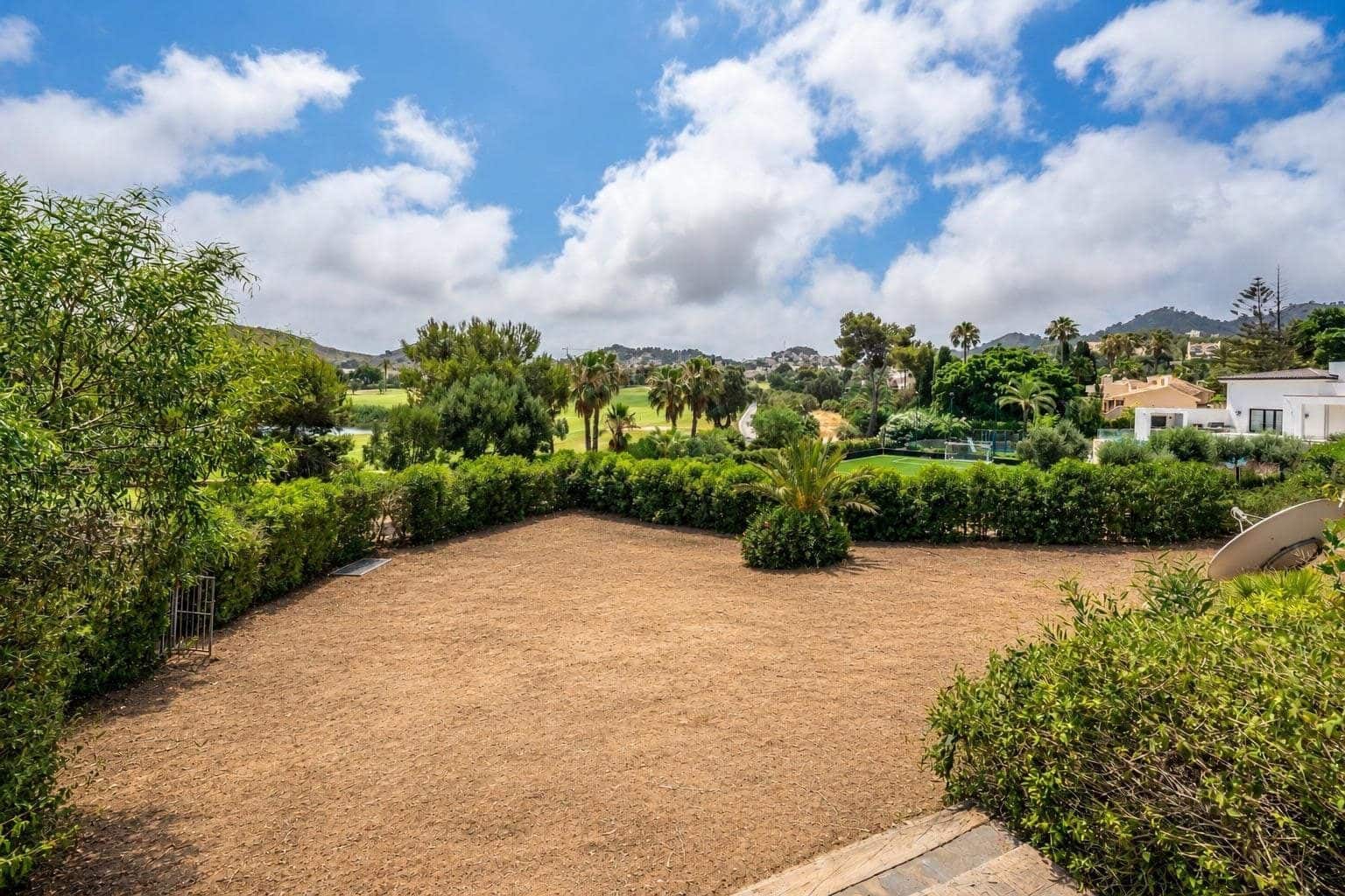 4 bedroom Villa for sale in Atamaria with pool - € 3,219,748 (Ref: 9979868)