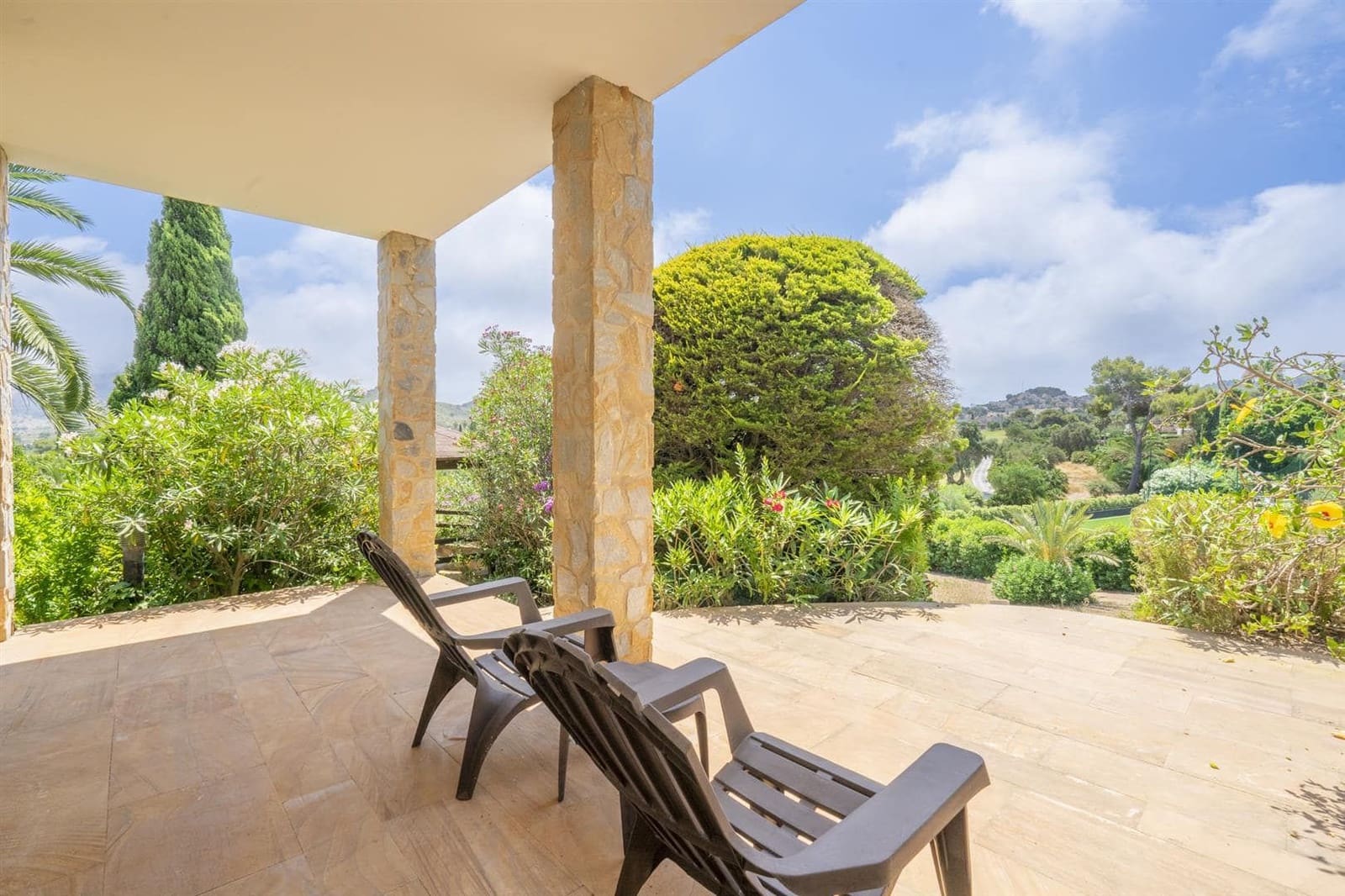 4 bedroom Villa for sale in Atamaria with pool - € 3,219,748 (Ref: 9979868)