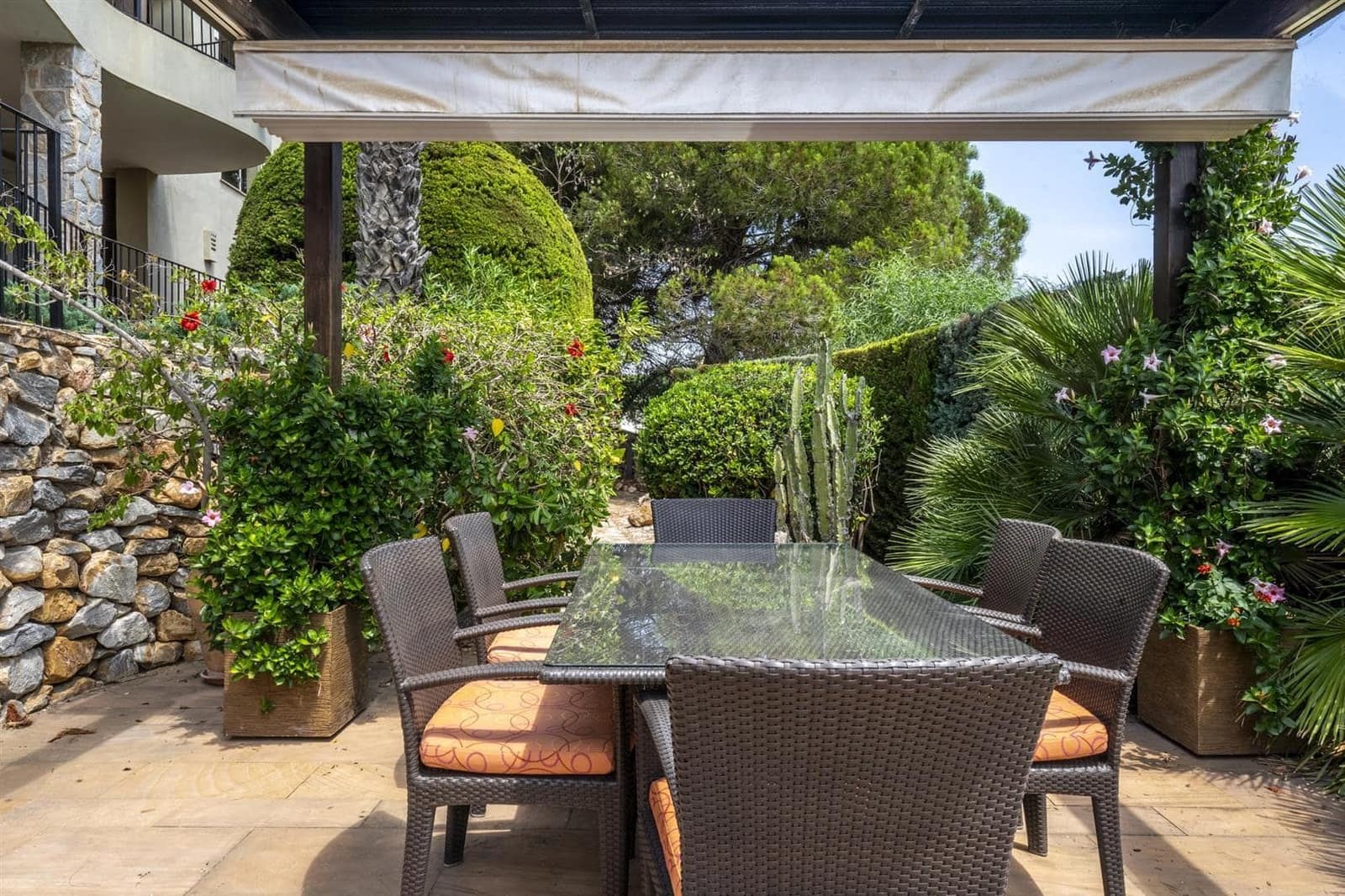 4 bedroom Villa for sale in Atamaria with pool - € 3,219,748 (Ref: 9979868)