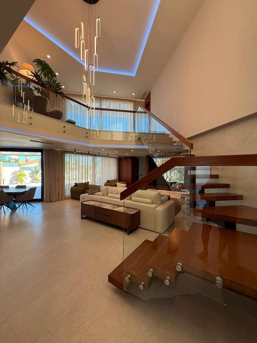 5 makuuhuone Huvila myytävänä paikassa Rojales mukana uima-altaan - 2 650 000 € (Ref: 9979873)