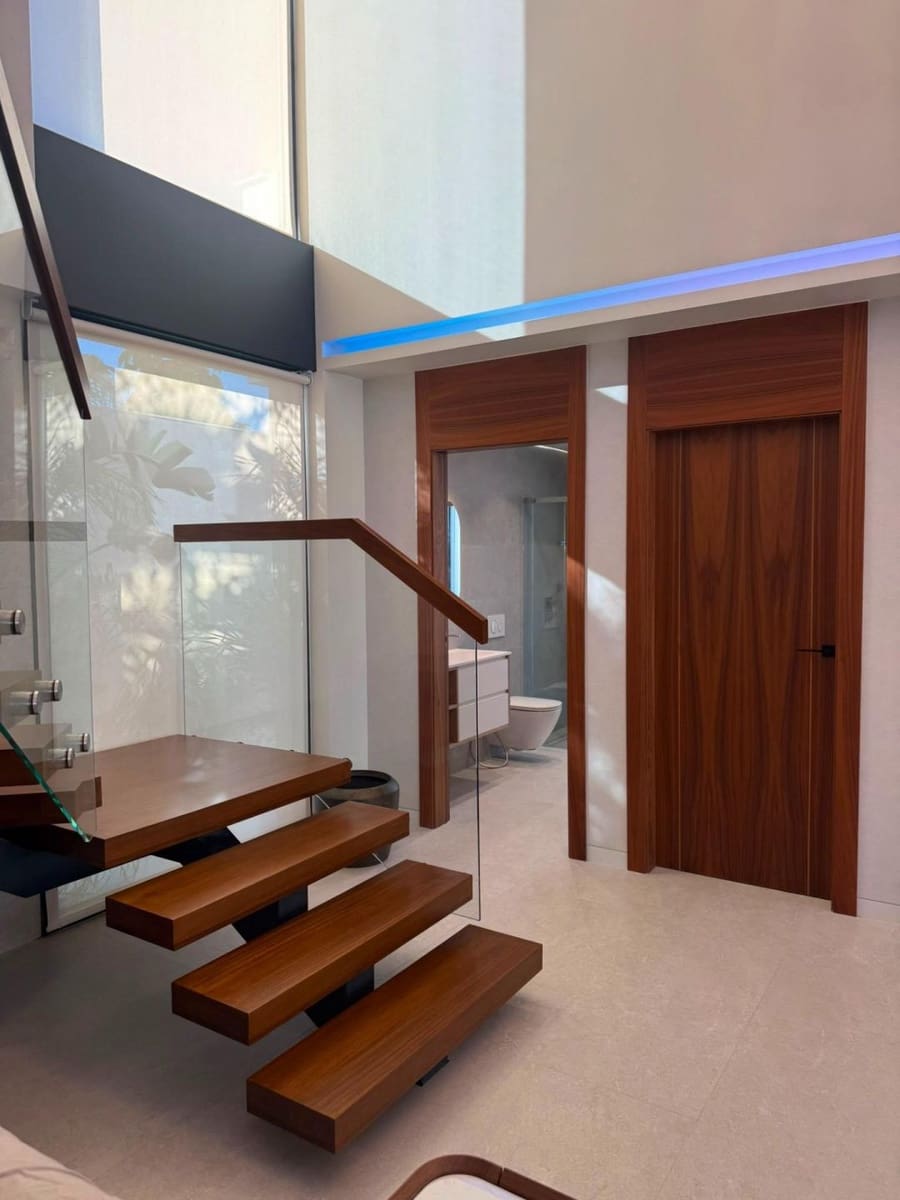 5 makuuhuone Huvila myytävänä paikassa Rojales mukana uima-altaan - 2 650 000 € (Ref: 9979873)