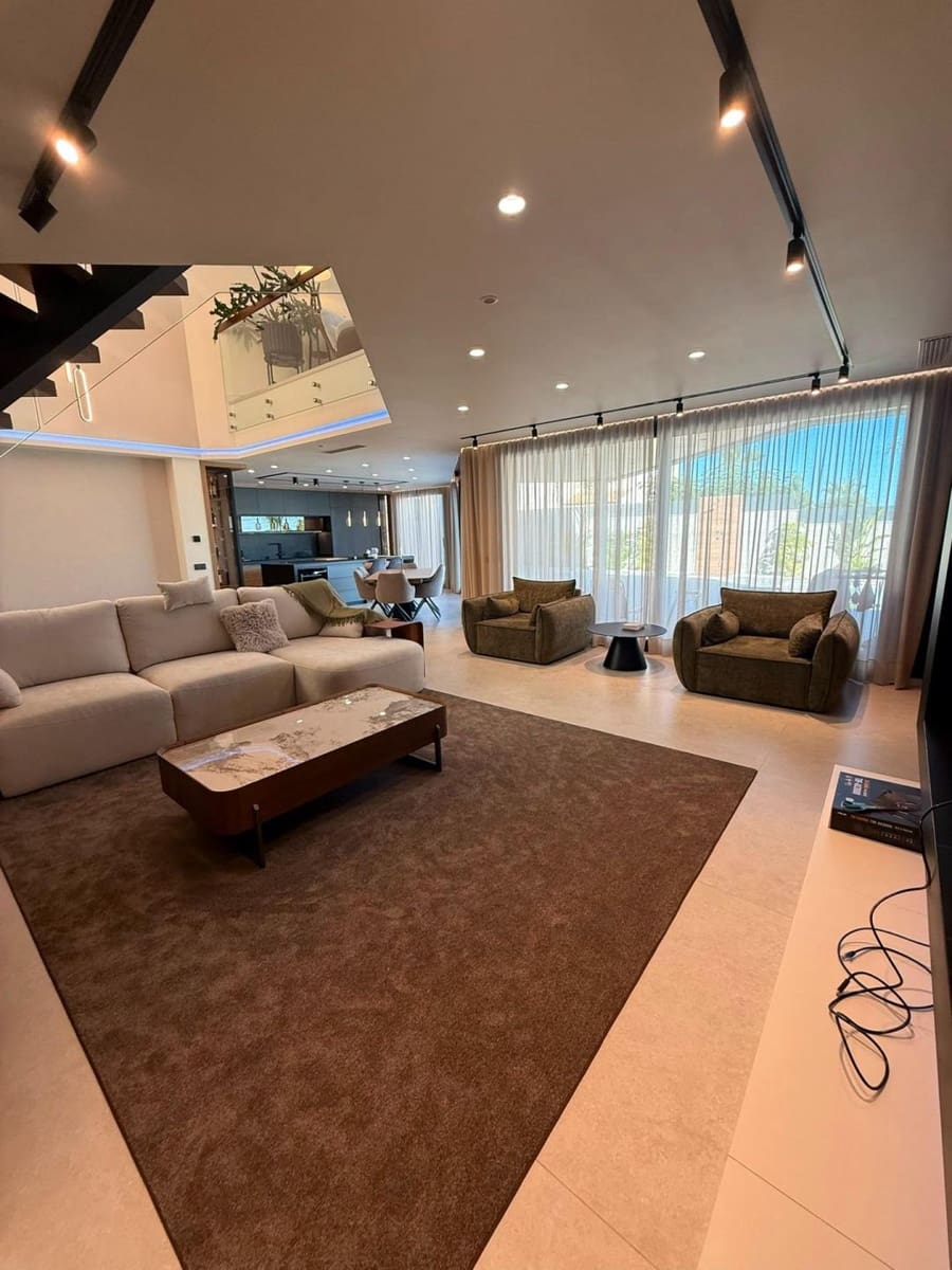 5 makuuhuone Huvila myytävänä paikassa Rojales mukana uima-altaan - 2 650 000 € (Ref: 9979873)