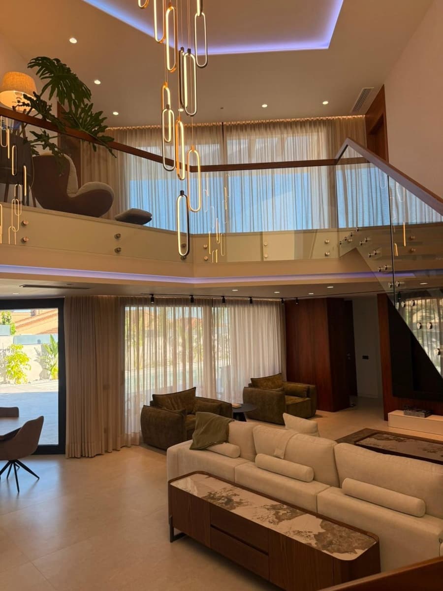 5 makuuhuone Huvila myytävänä paikassa Rojales mukana uima-altaan - 2 650 000 € (Ref: 9979873)