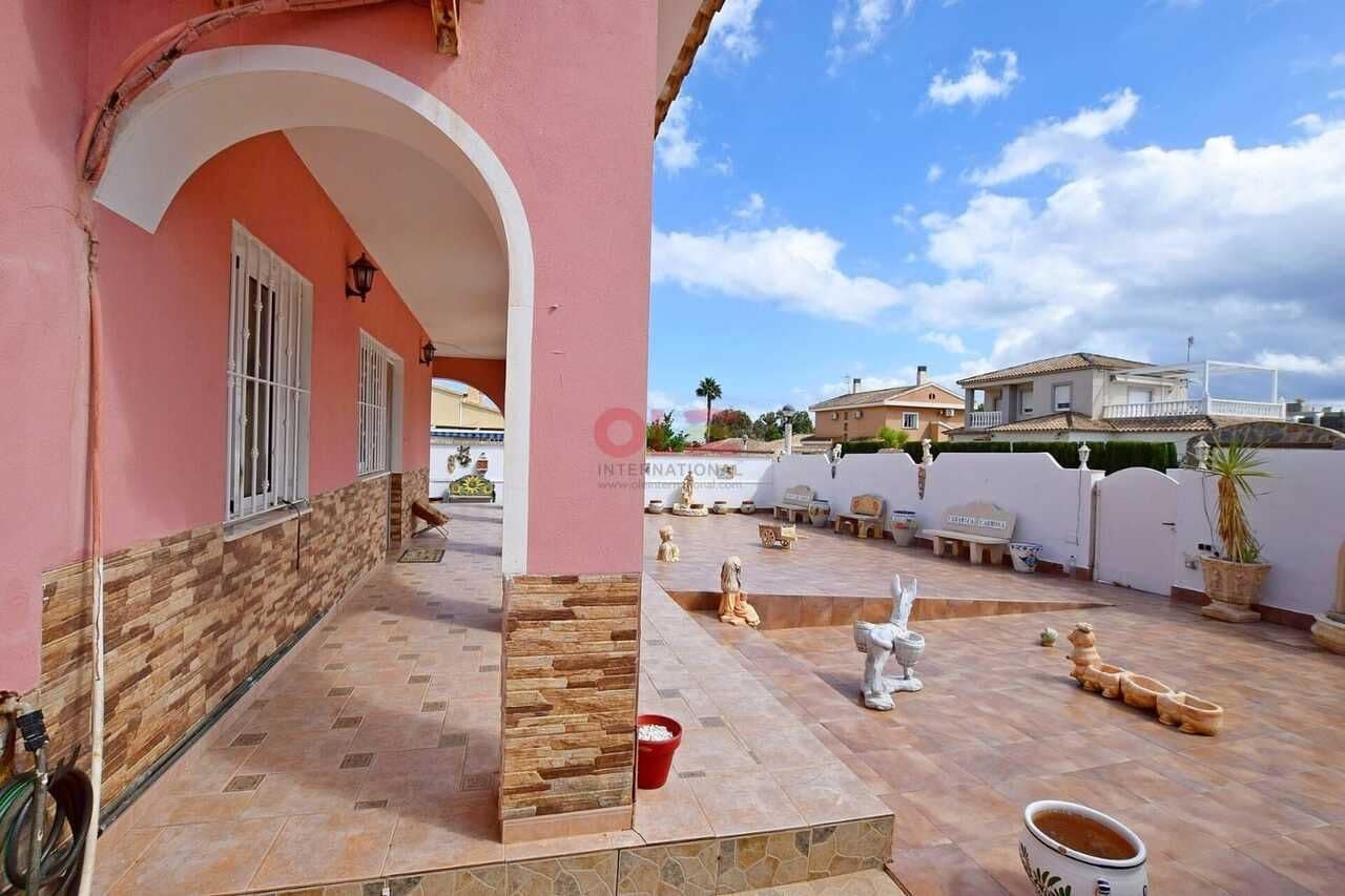 4 soverom Villa til salgs i Cabo Roig - € 690 000 (Ref: 9979876)