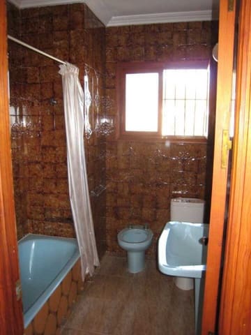 Chalet de 10 habitaciones en Las Ramblas Golf, Orihuela en venta - 1.100.000 € (Ref: 9979877)