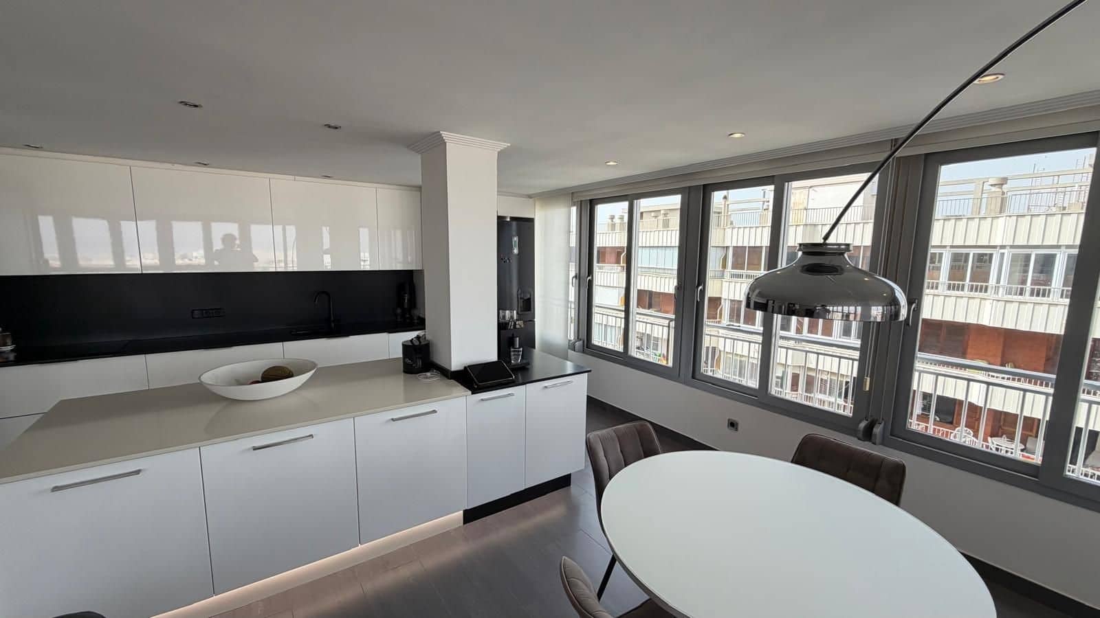 2 makuuhuone Huoneisto myytävänä paikassa Torrevieja mukana uima-altaan - 369 900 € (Ref: 9979907)