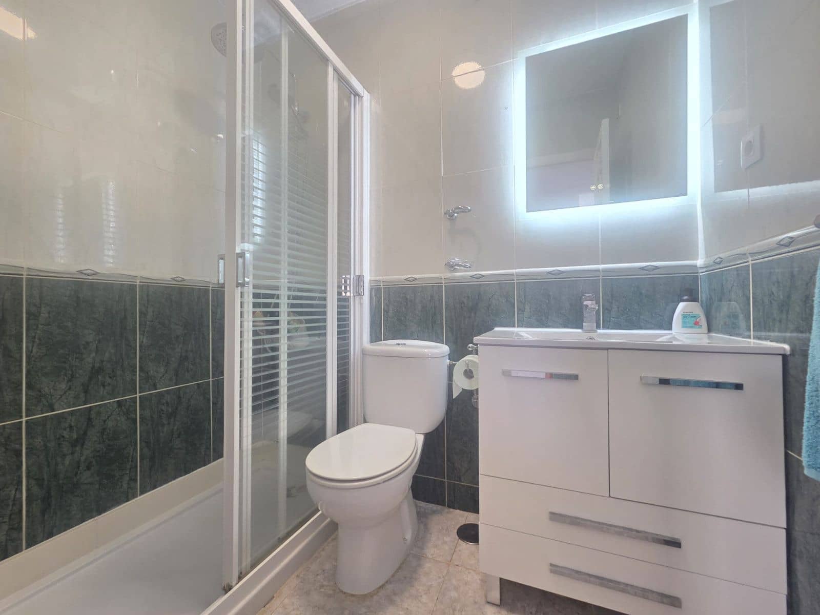 2 makuuhuone Huoneisto myytävänä paikassa Orihuela Costa mukana uima-altaan - 199 000 € (Ref: 9987025)