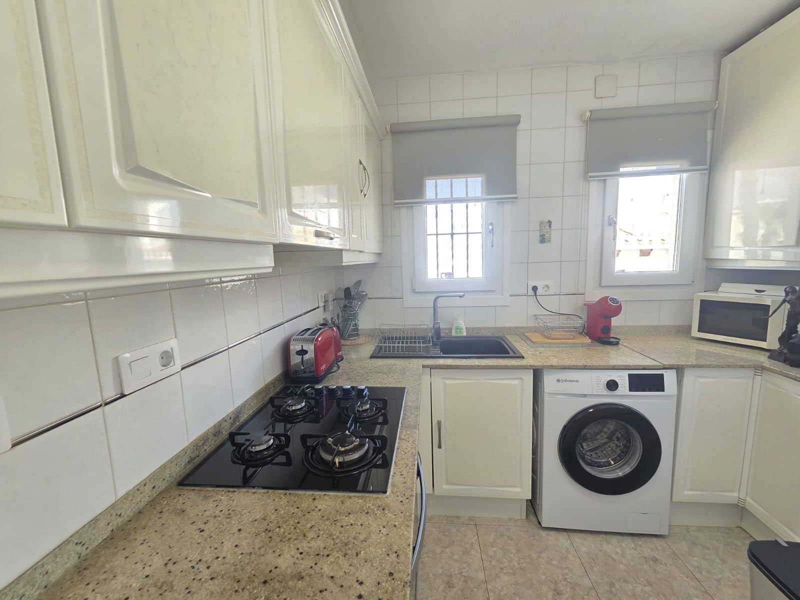 2 makuuhuone Huoneisto myytävänä paikassa Orihuela Costa mukana uima-altaan - 199 000 € (Ref: 9987025)