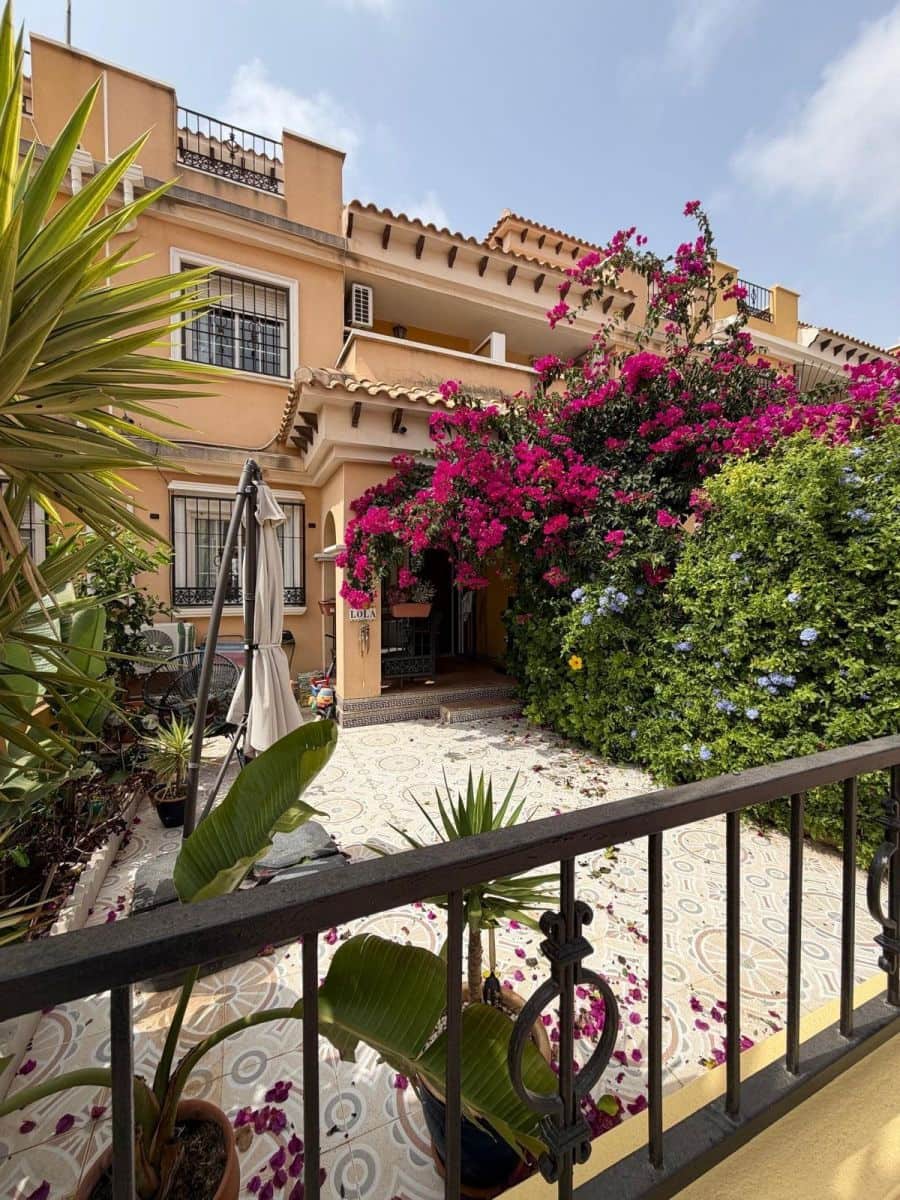 3 soverom Bungalow til salgs i Torrevieja med svømmebasseng - € 272 000 (Ref: 9987038)