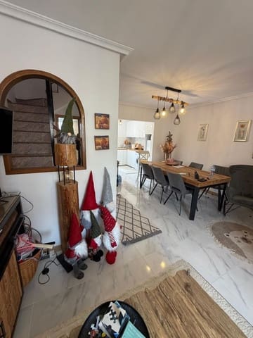3 soverom Bungalow til salgs i Torrevieja med svømmebasseng - € 272 000 (Ref: 9987038)