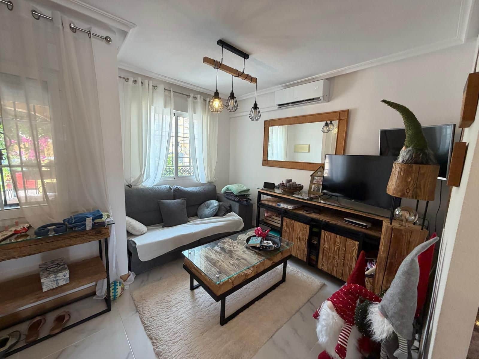 3 soverom Bungalow til salgs i Torrevieja med svømmebasseng - € 272 000 (Ref: 9987038)