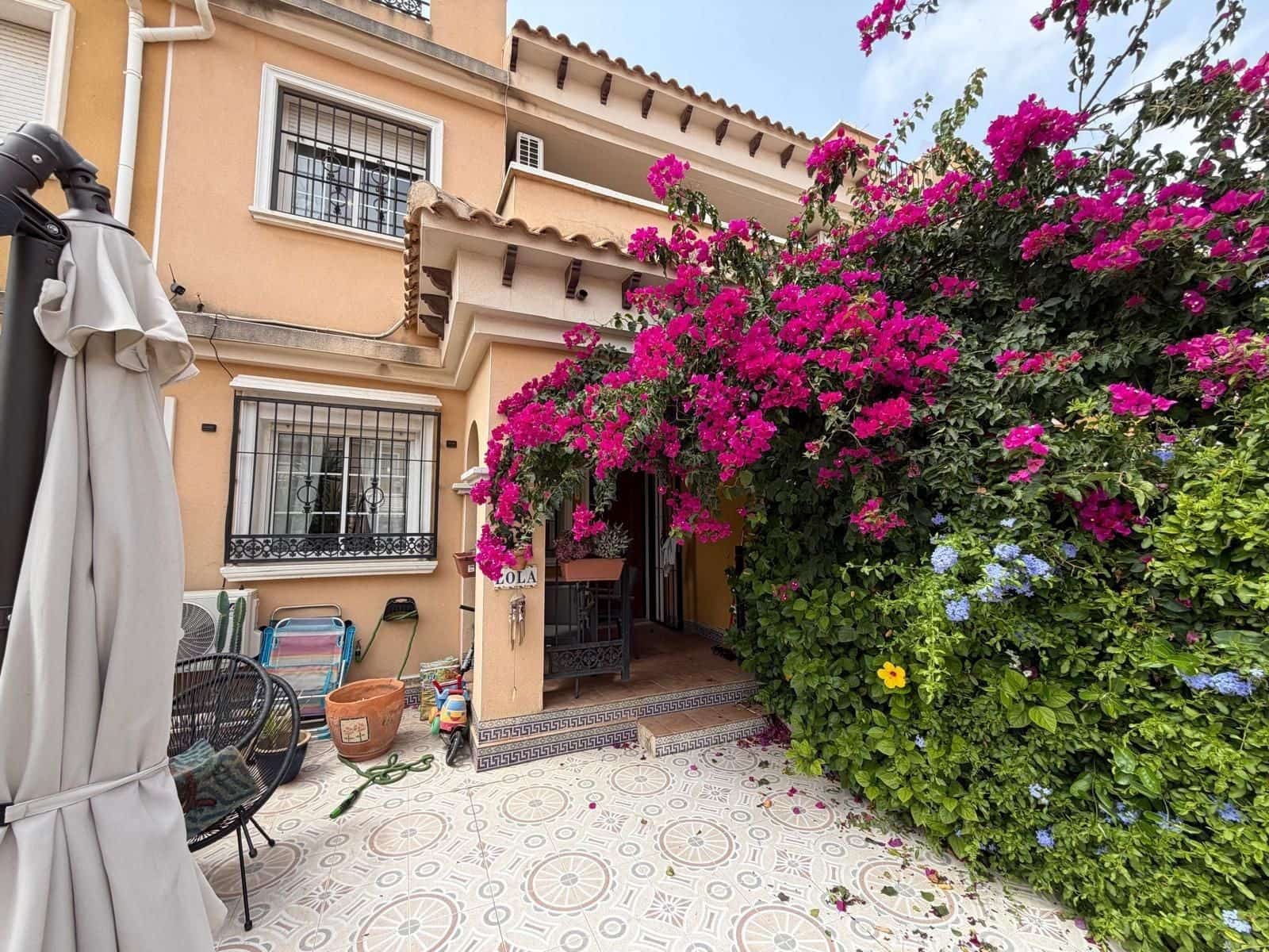 3 soverom Bungalow til salgs i Torrevieja med svømmebasseng - € 272 000 (Ref: 9987038)