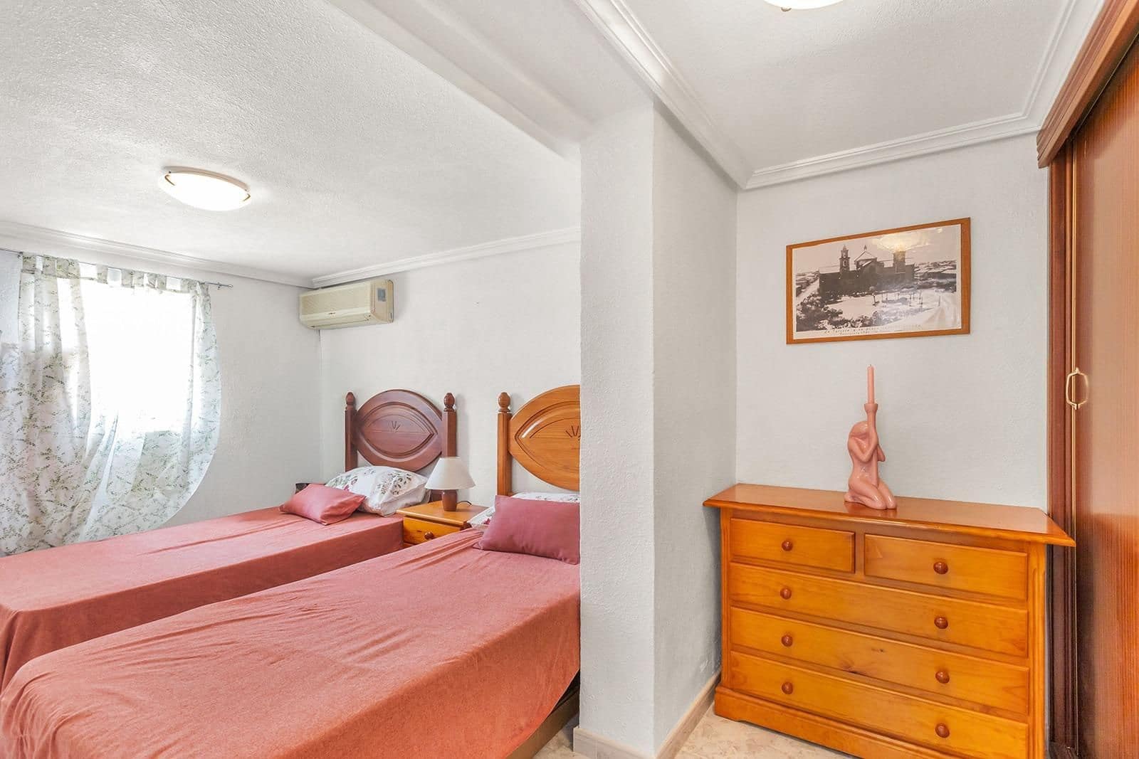 4 chambre Villa/Maison à vendre à Torrevieja avec piscine - 499 000 € (Ref: 9987040)