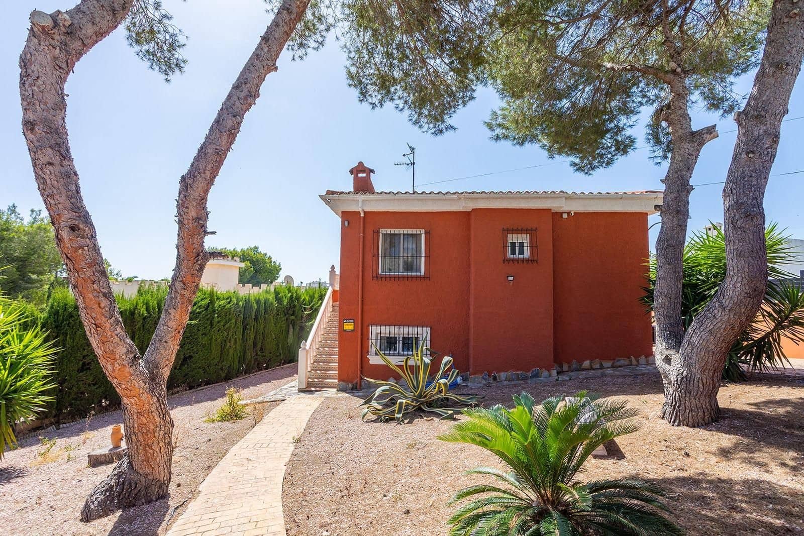 4 chambre Villa/Maison à vendre à Torrevieja avec piscine - 499 000 € (Ref: 9987040)