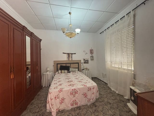 4 soveværelse Byhus til salg i Guardamar del Segura - € 250.000 (Ref: 9987049)