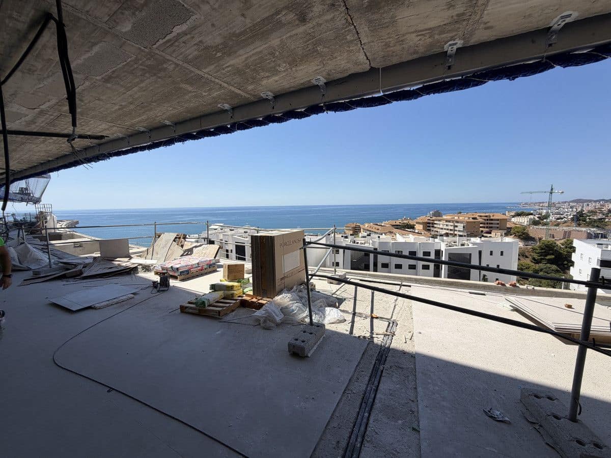2 soveværelse Lejlighed til salg i Fuengirola med swimmingpool - € 885.000 (Ref: 9992052)