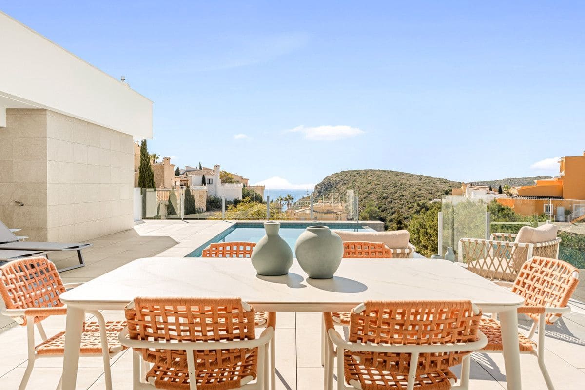 3 soveværelse Villa til salg i Cumbre del Sol med swimmingpool - € 1.378.000 (Ref: 9992069)