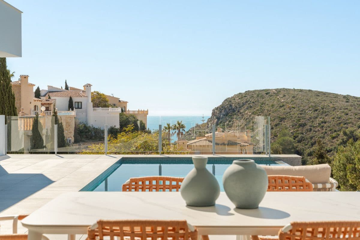 3 soveværelse Villa til salg i Cumbre del Sol med swimmingpool - € 1.378.000 (Ref: 9992069)